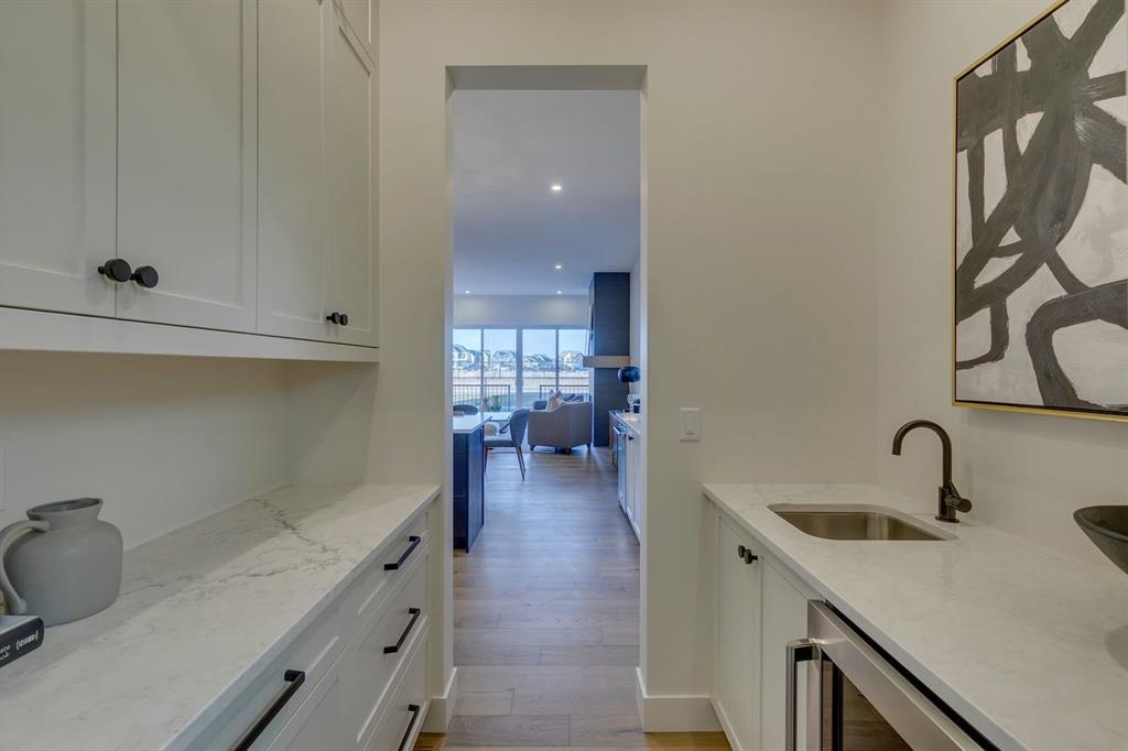 Picture for 176 Marina Grove SE https://www.cirrealty.ca/reb/creb/40/A2266740_27.jpg