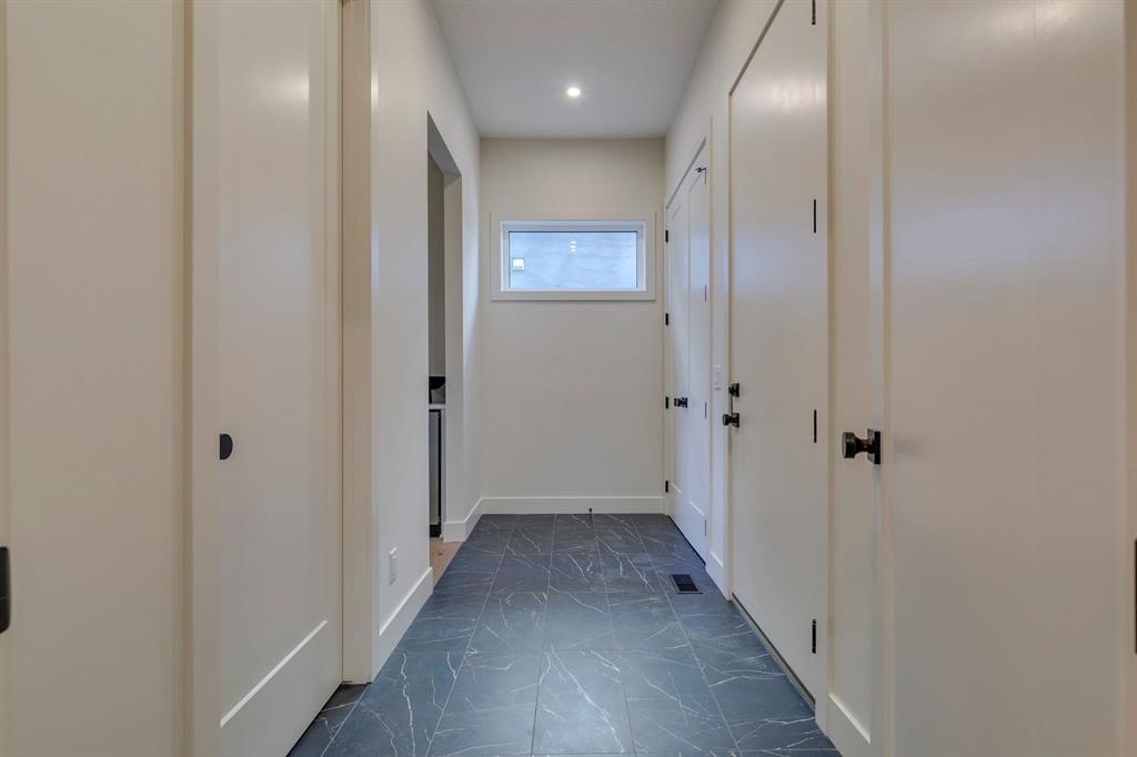 Picture for 176 Marina Grove SE https://www.cirrealty.ca/reb/creb/40/A2266740_39.jpg