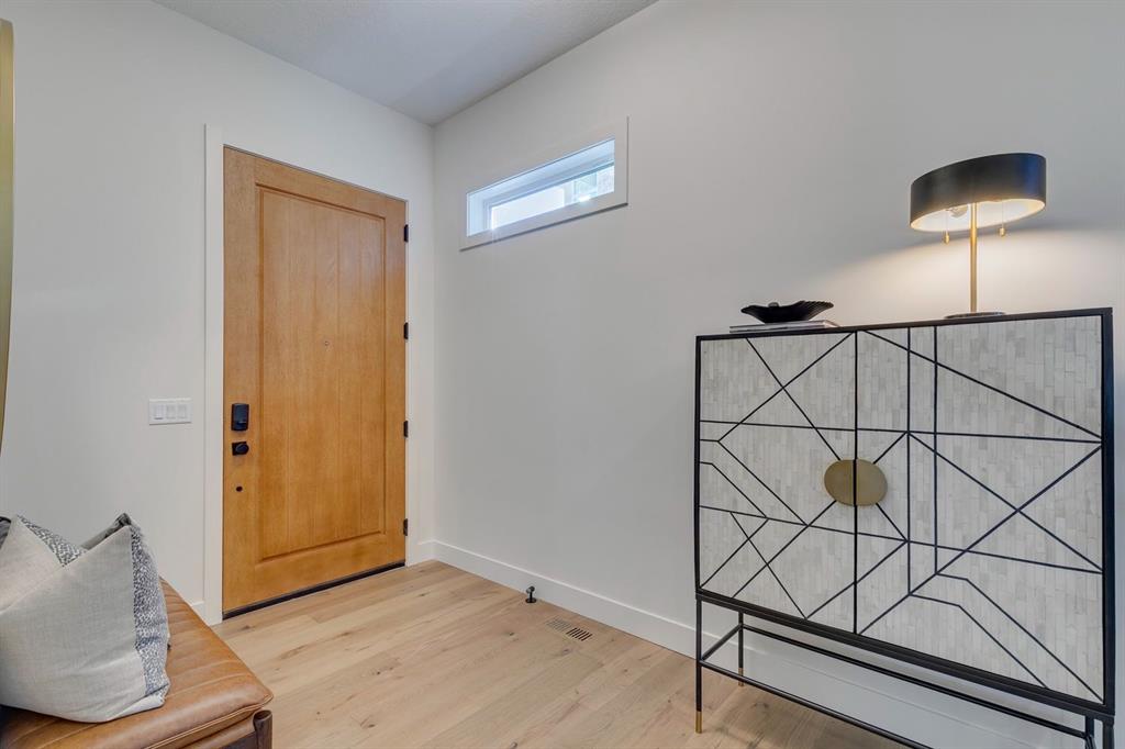 Picture for 176 Marina Grove SE https://www.cirrealty.ca/reb/creb/40/A2266740_5.jpg