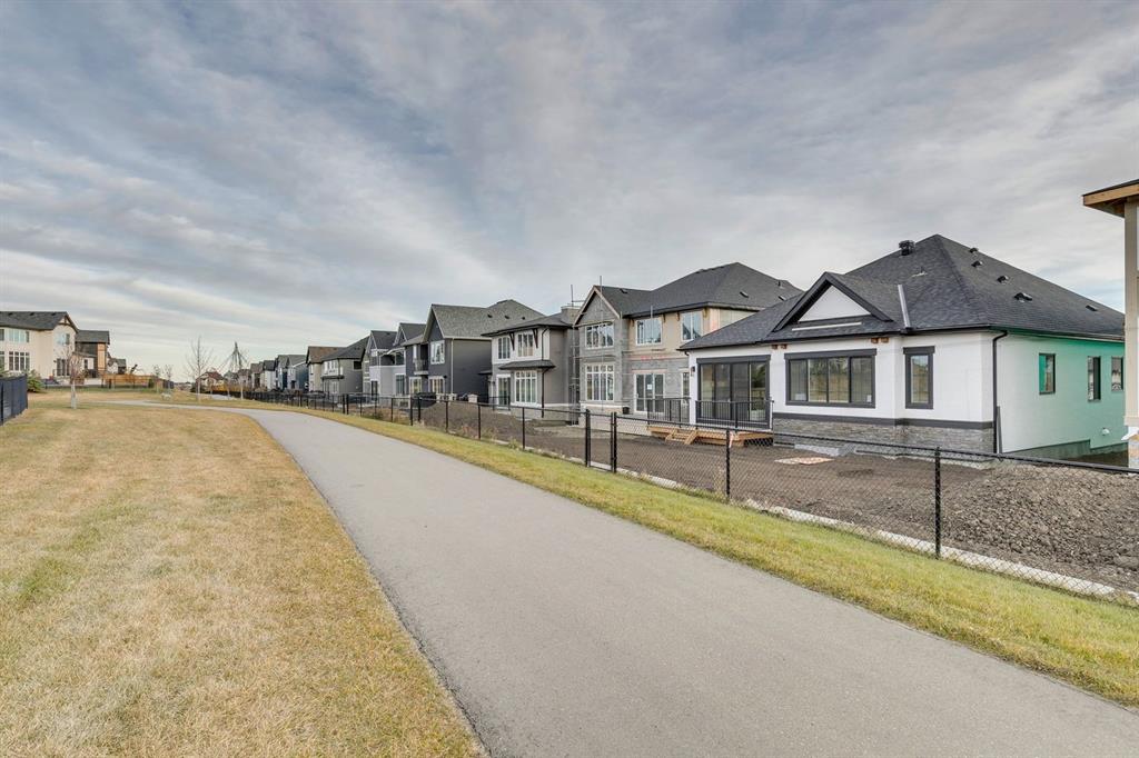 Picture for 176 Marina Grove SE https://www.cirrealty.ca/reb/creb/40/A2266740_50.jpg