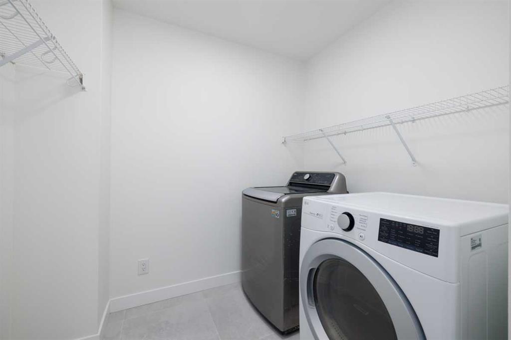 Picture for 208 Coopers Hill SW https://www.cirrealty.ca/reb/creb/40/A2266940_13.jpg