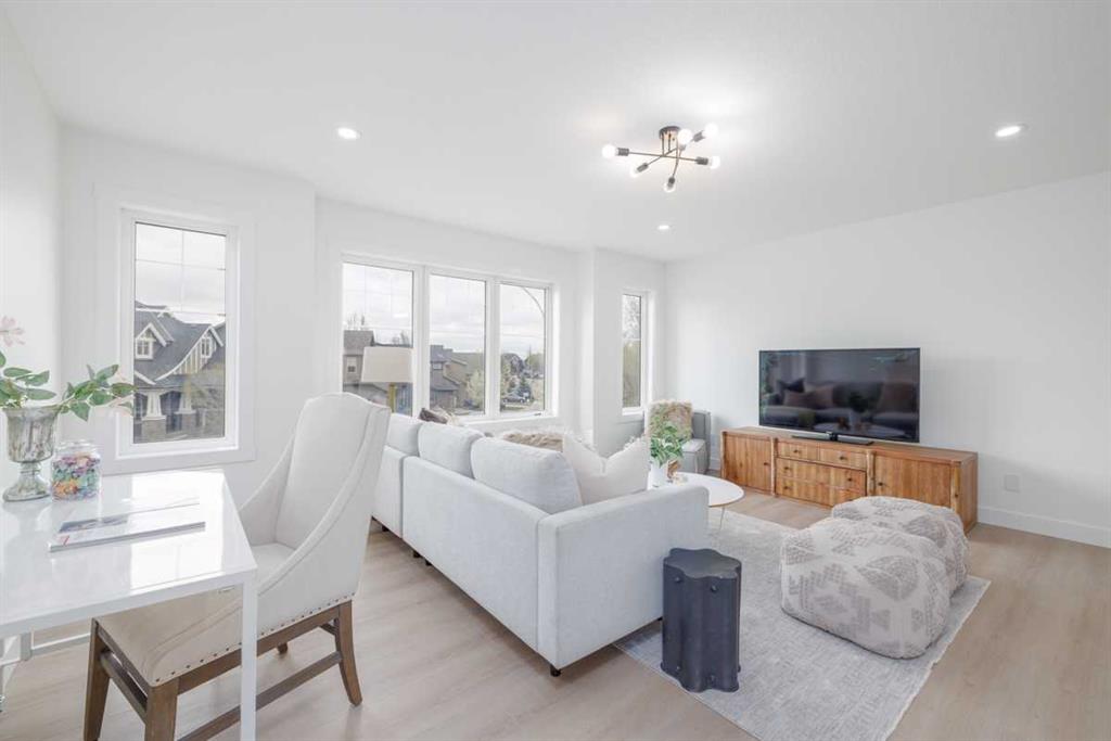 Picture for 208 Coopers Hill SW https://www.cirrealty.ca/reb/creb/40/A2266940_15.jpg