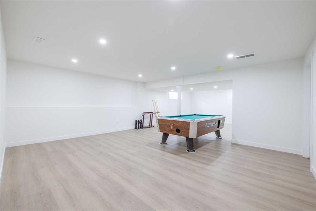 Picture for 208 Coopers Hill SW https://www.cirrealty.ca/reb/creb/40/A2266940_27.jpg