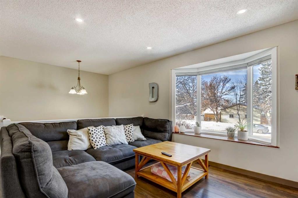 Picture for 105 Maplewood Drive 