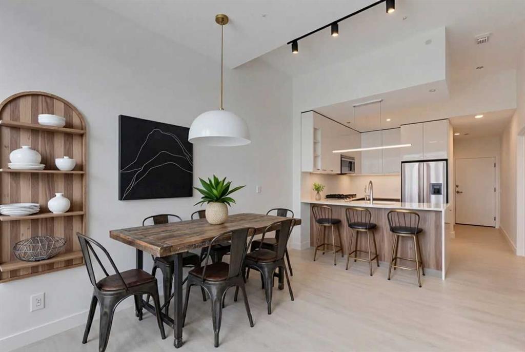 Picture for 906, 327 9A Street NW