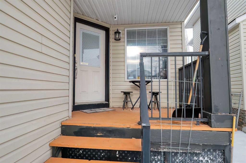 Picture for 102 Coventry Crescent NE