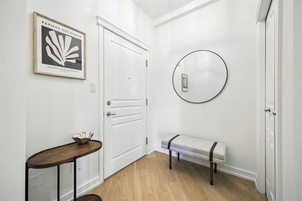 Picture for 409, 1718 14 Avenue NW