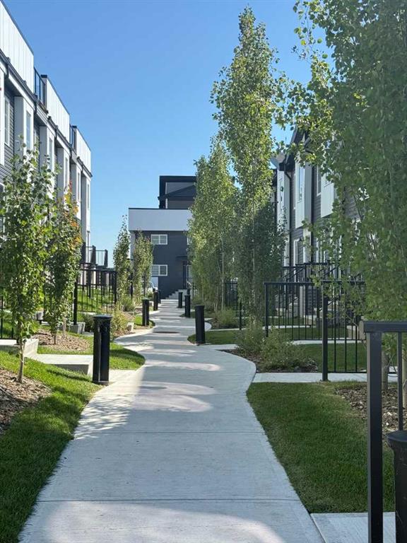 Picture for 107, 474 Seton Circle SE