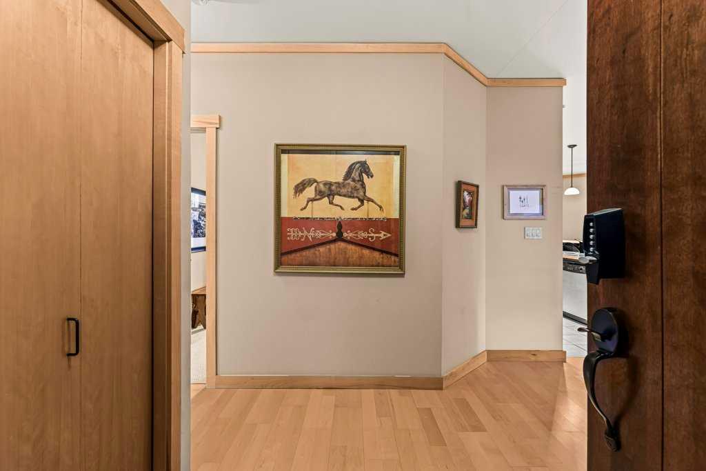 Picture for 204, 1040 Railway Avenue 