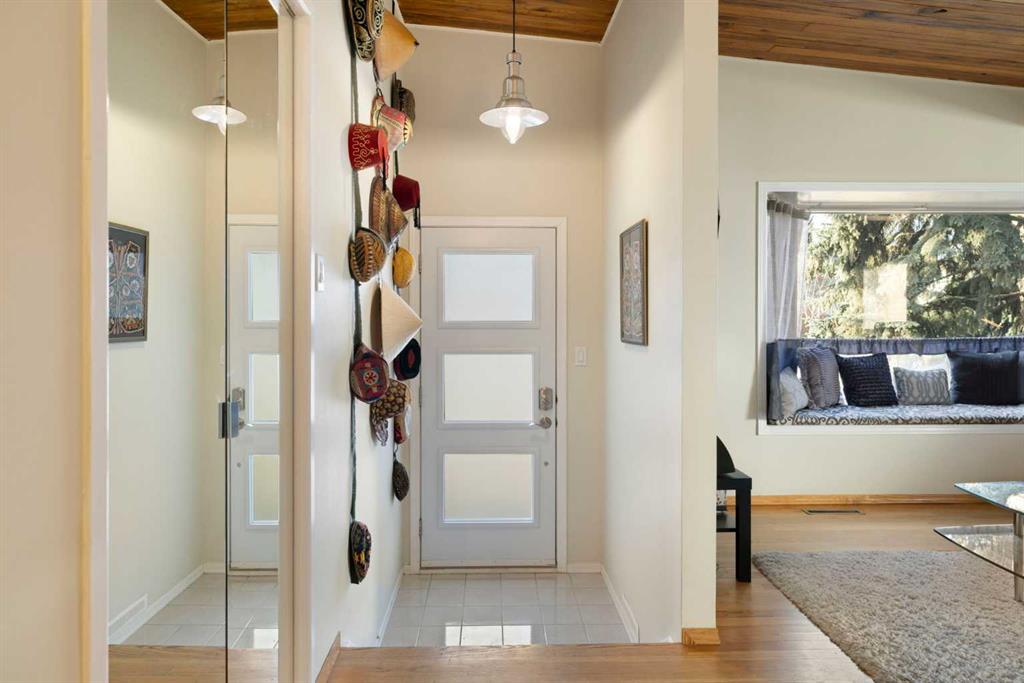 Picture for 3511 Lakeside Crescent SW