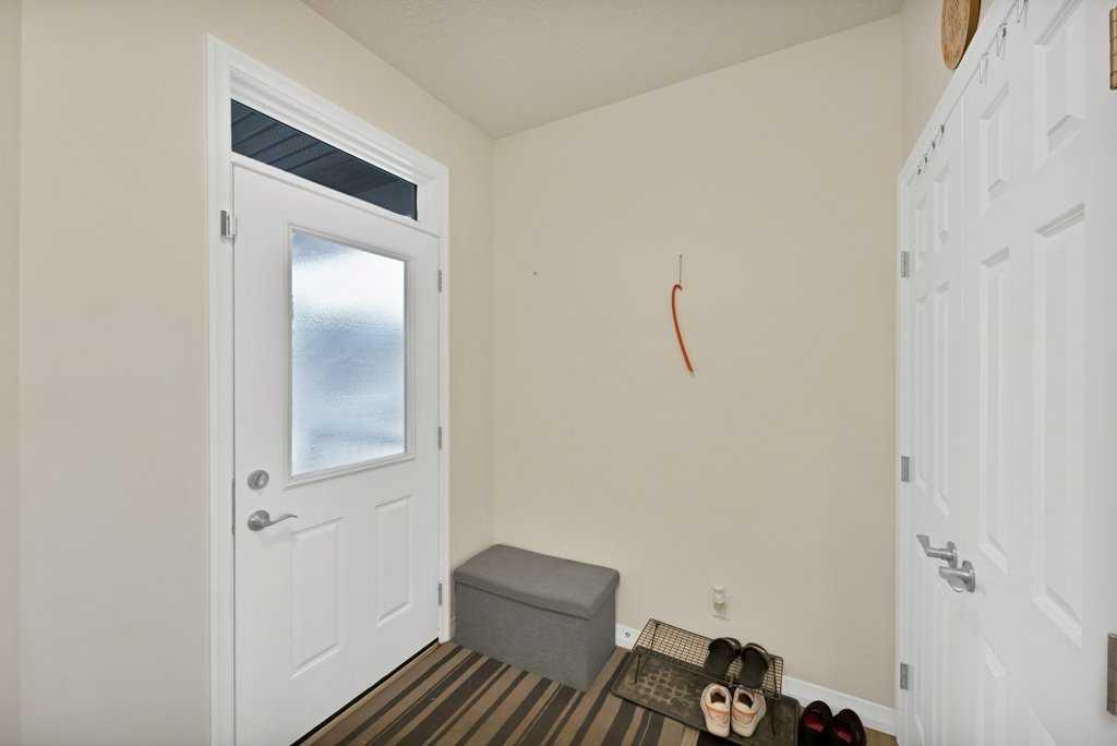 Picture for 122 Kingfisher Crescent SE