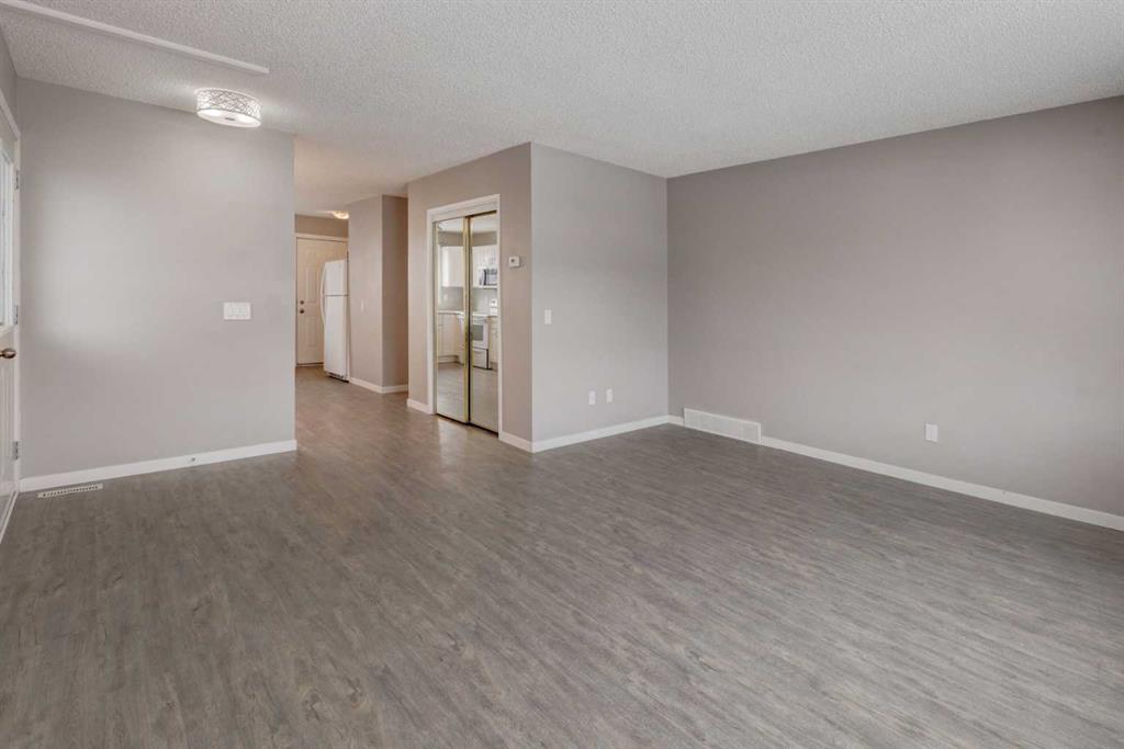 Picture for 2452 38 Street NE