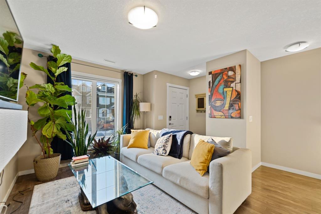 Picture for 541 Mckenzie Towne Close SE