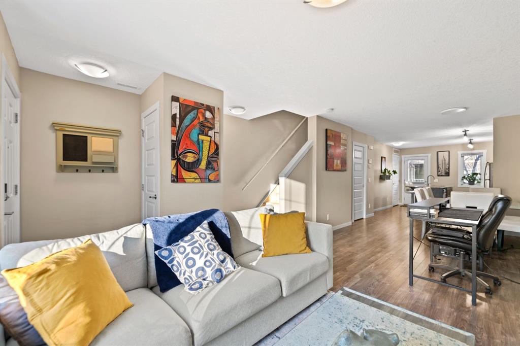 Picture for 541 Mckenzie Towne Close SE