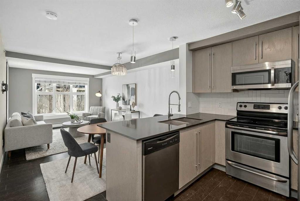 Picture for 2412, 11 Mahogany Row SE