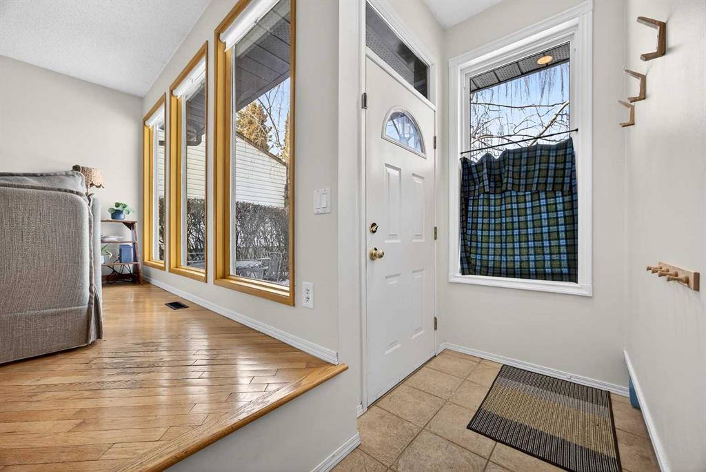 Picture for 100 Strathcona Close SW