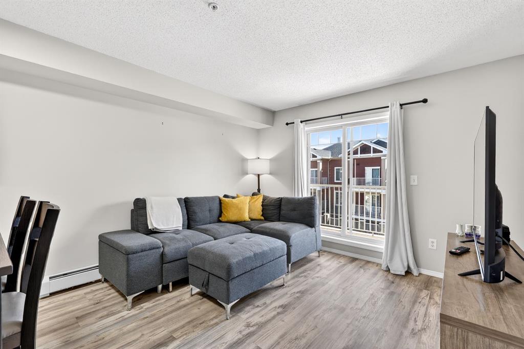 Picture for 8206, 70 Panamount Drive NW