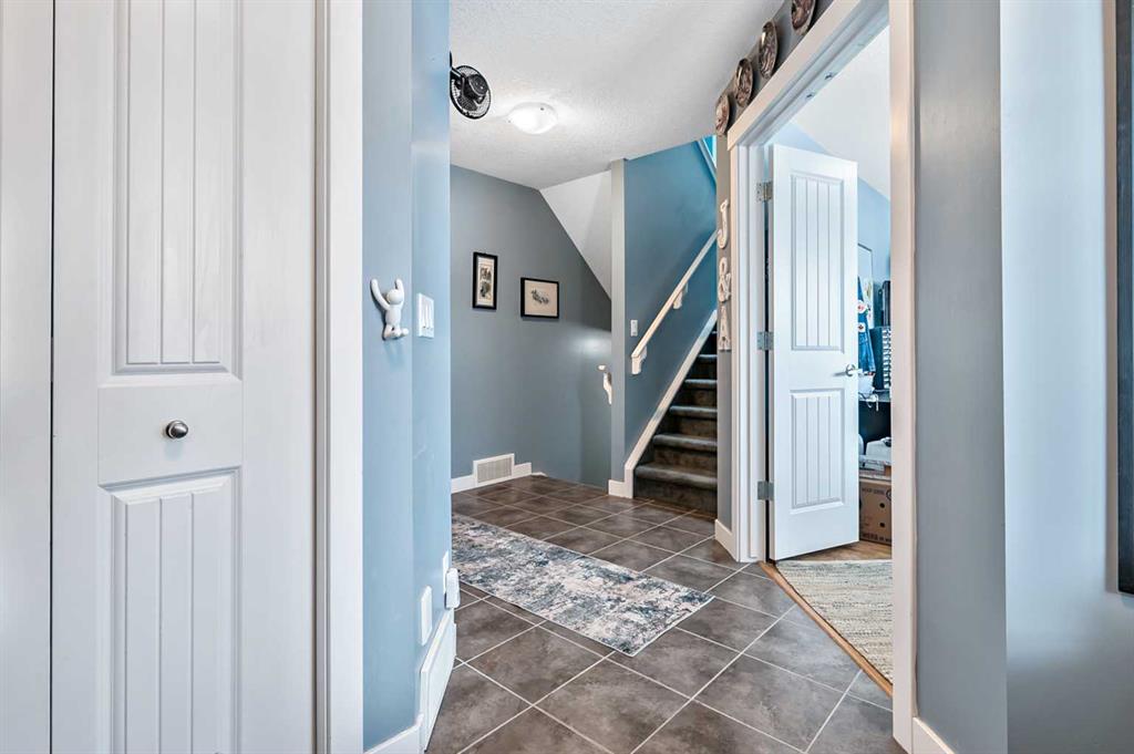 Picture for 61 Drake Landing Loop 