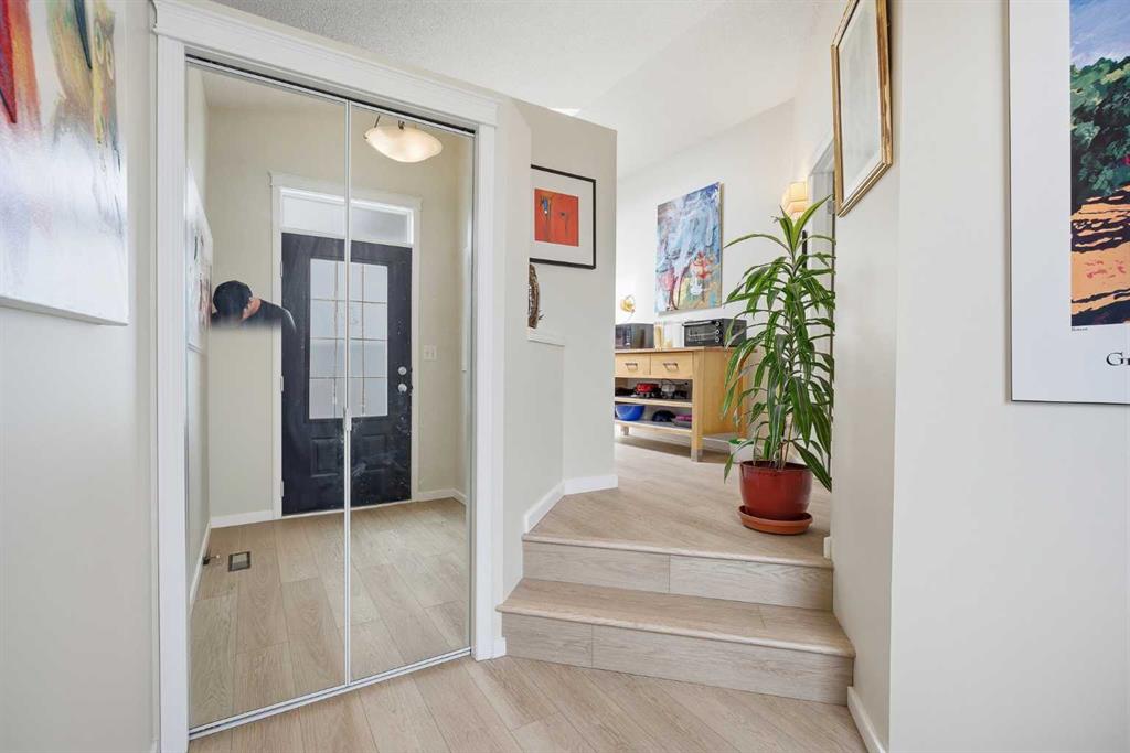 Picture for 89 Prestwick Way SE