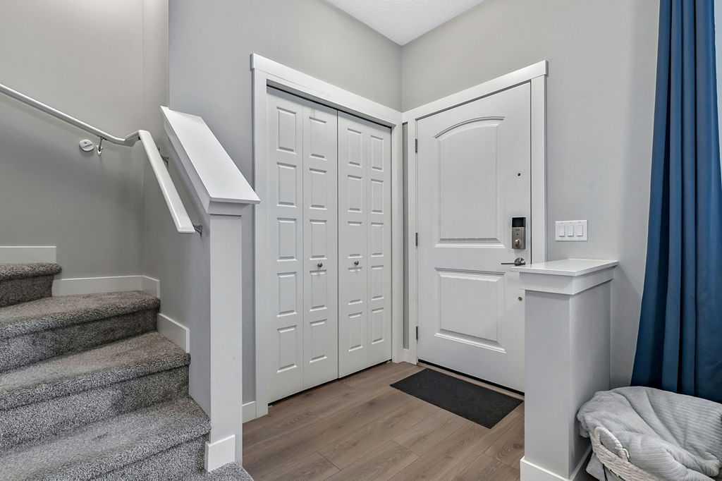 Picture for 305 Cranbrook Walk SE