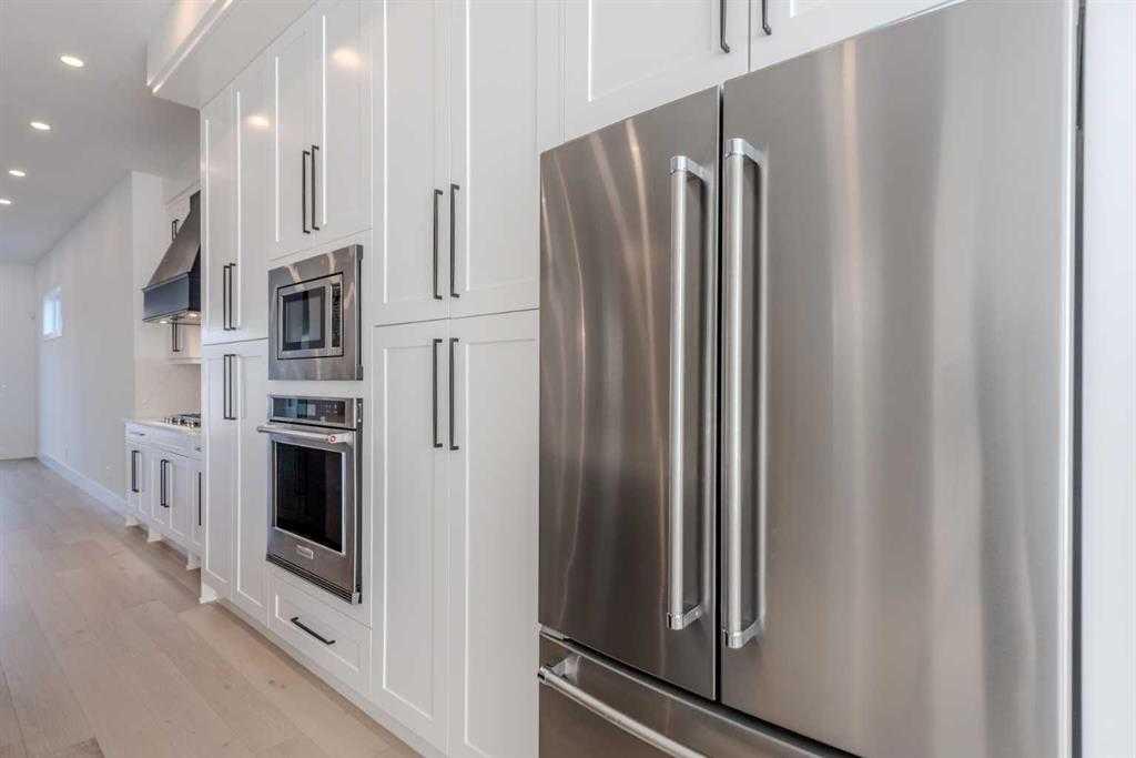 Picture for 1712 18 Avenue NW