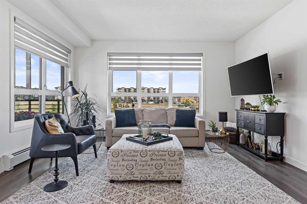 Picture for 1215, 350 Livingston Common NE