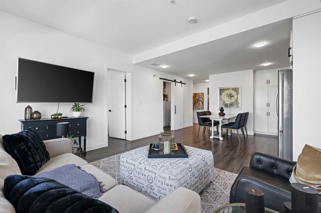 Picture for 1215, 350 Livingston Common NE