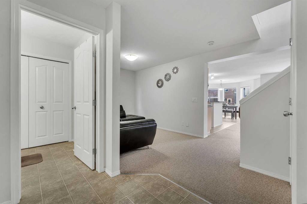 Picture for 33 saddlecrest Crescent NE