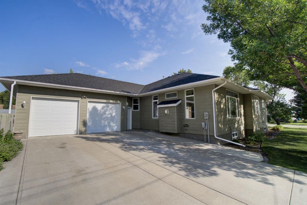 Picture for 224 52 Avenue W