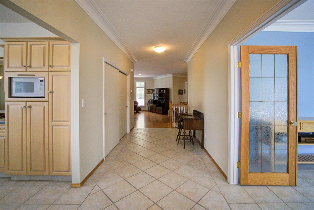 Picture for 224 52 Avenue W