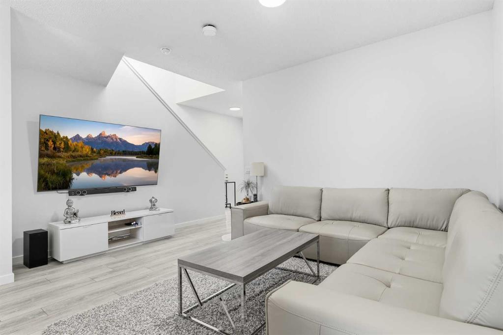Picture for 44 Amblefield Avenue NW