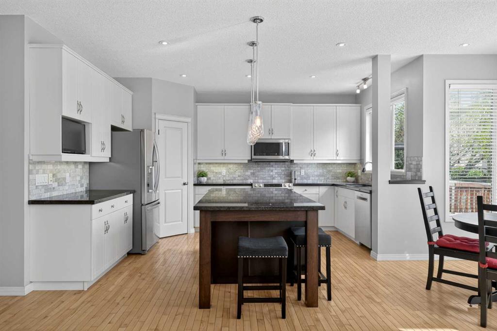 Picture for 125 Cranleigh Park SE