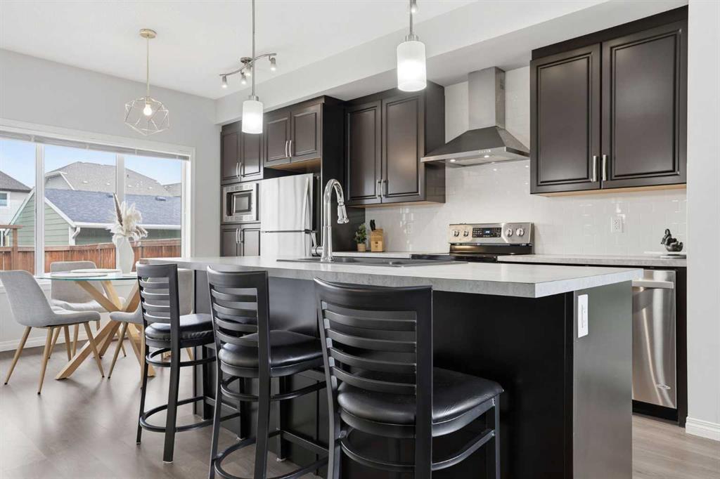 Picture for 632 Mahogany Boulevard SE