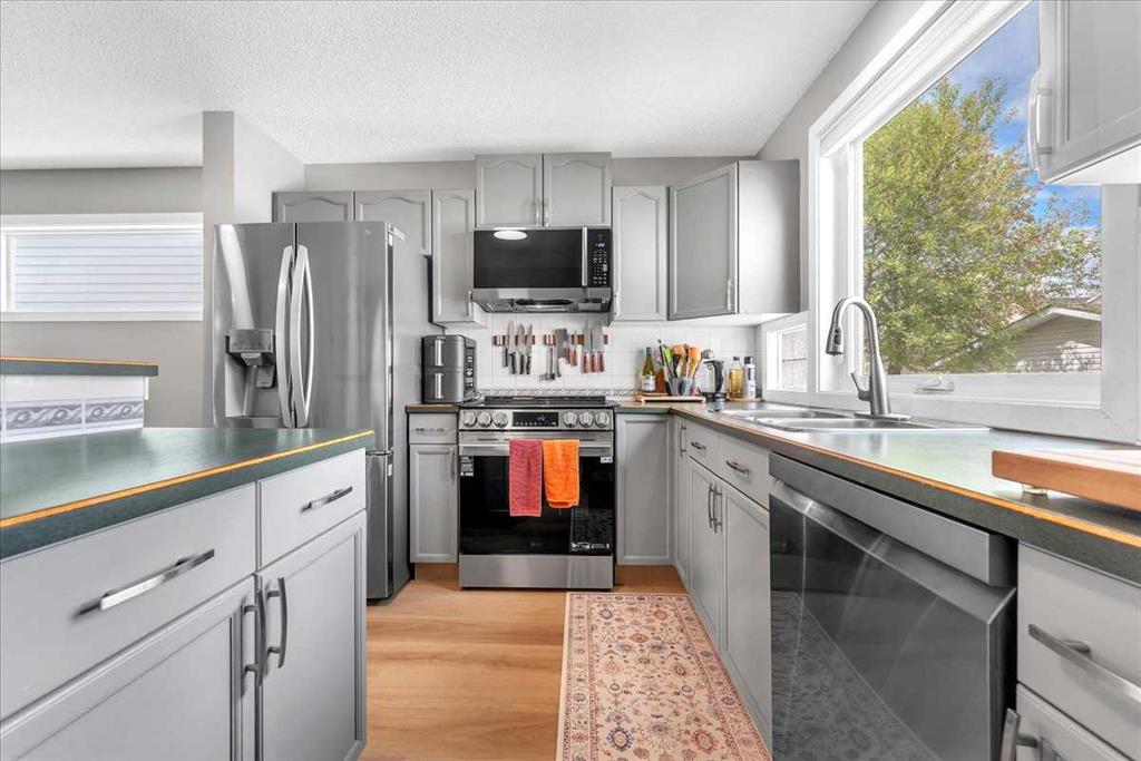 Picture for 38 Tuscany Valley Heights NW