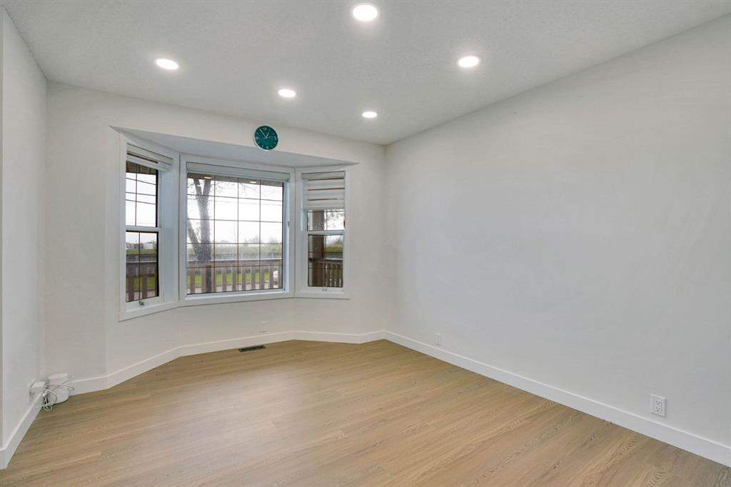 Picture for 112 Martinglen Close NE