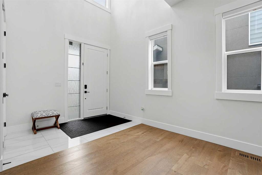 Picture for 166 Kinniburgh Crescent 