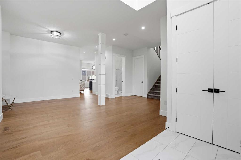 Picture for 166 Kinniburgh Crescent 