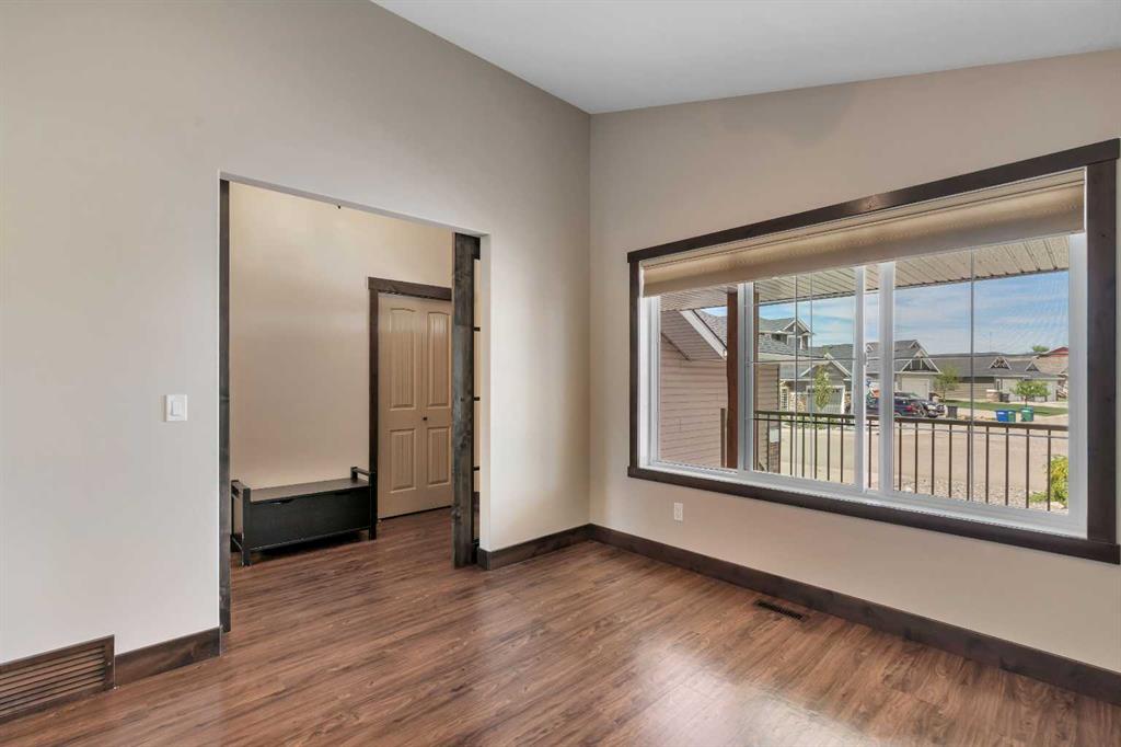 Picture for 289 Riverwood Crescent 