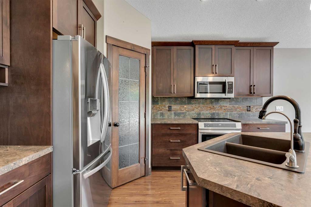 Picture for 289 Riverwood Crescent 