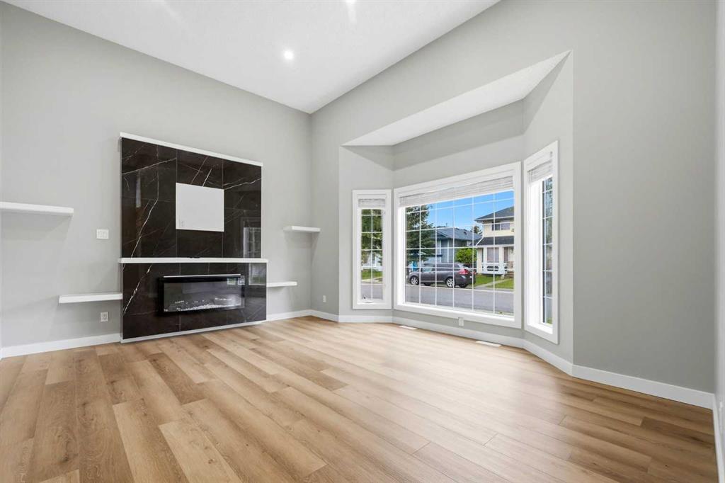 Picture for 115 Coverdale Way NE
