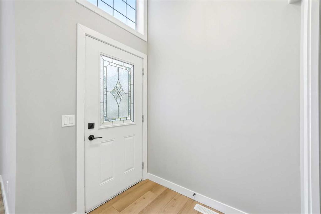 Picture for 115 Coverdale Way NE
