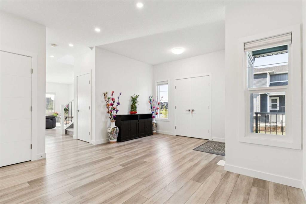 Picture for 51 Midgrove Drive SW