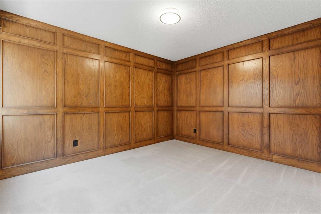 Picture for 821, 860 Midridge Drive SE