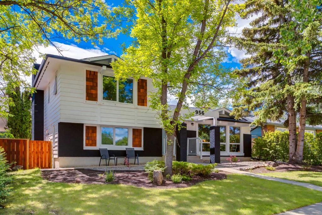 Picture for 956 Midridge Drive SE
