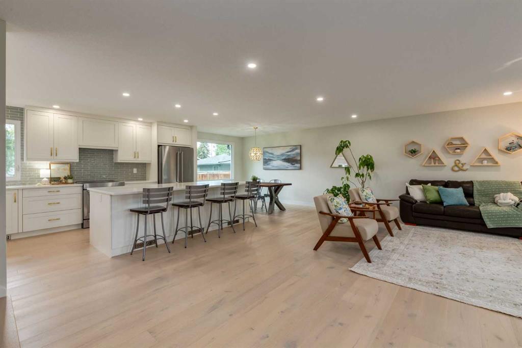 Picture for 956 Midridge Drive SE