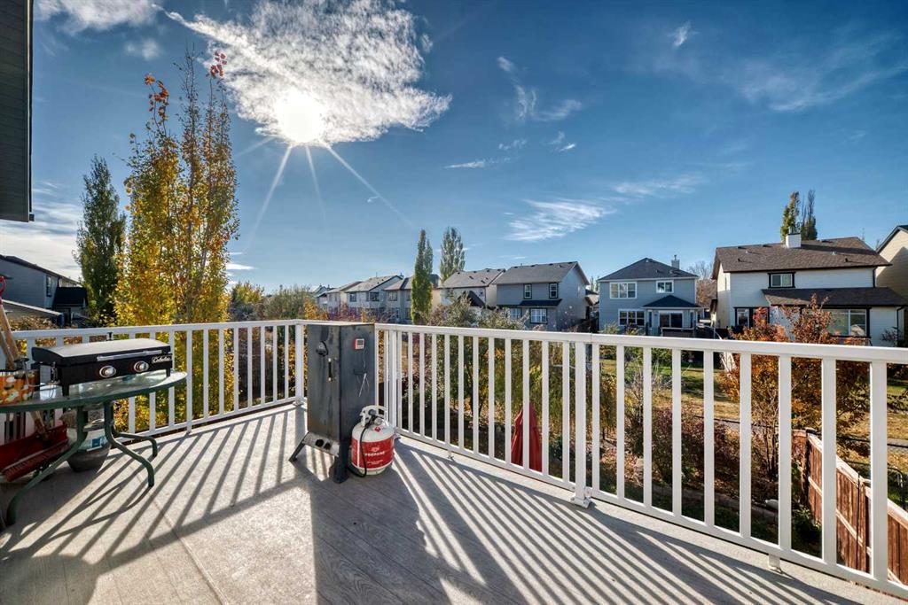 Picture for 26 Copperfield View SE https://www.cirrealty.ca/reb/creb/41/A2264641_11.jpg