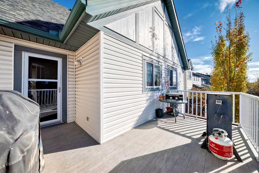 Picture for 26 Copperfield View SE https://www.cirrealty.ca/reb/creb/41/A2264641_12.jpg