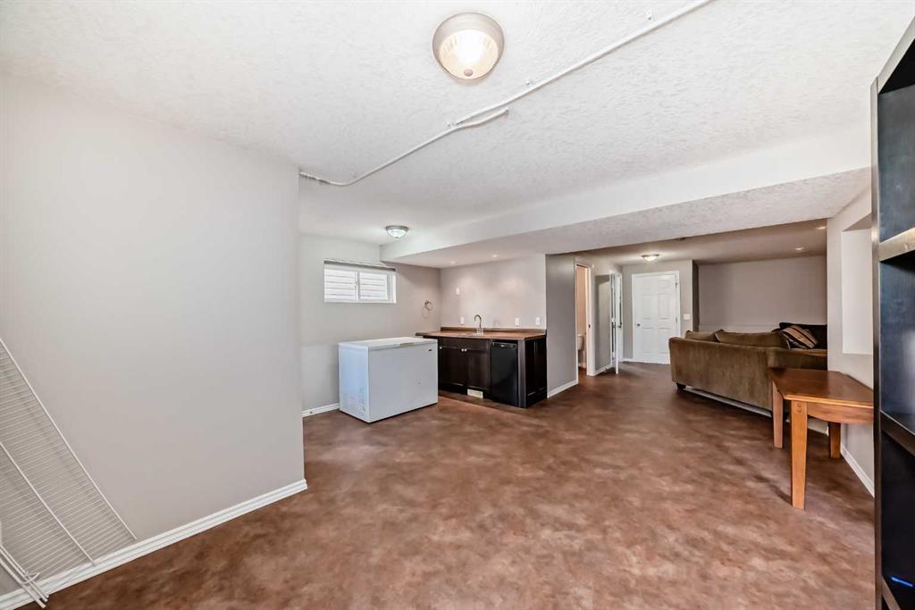Picture for 26 Copperfield View SE https://www.cirrealty.ca/reb/creb/41/A2264641_31.jpg