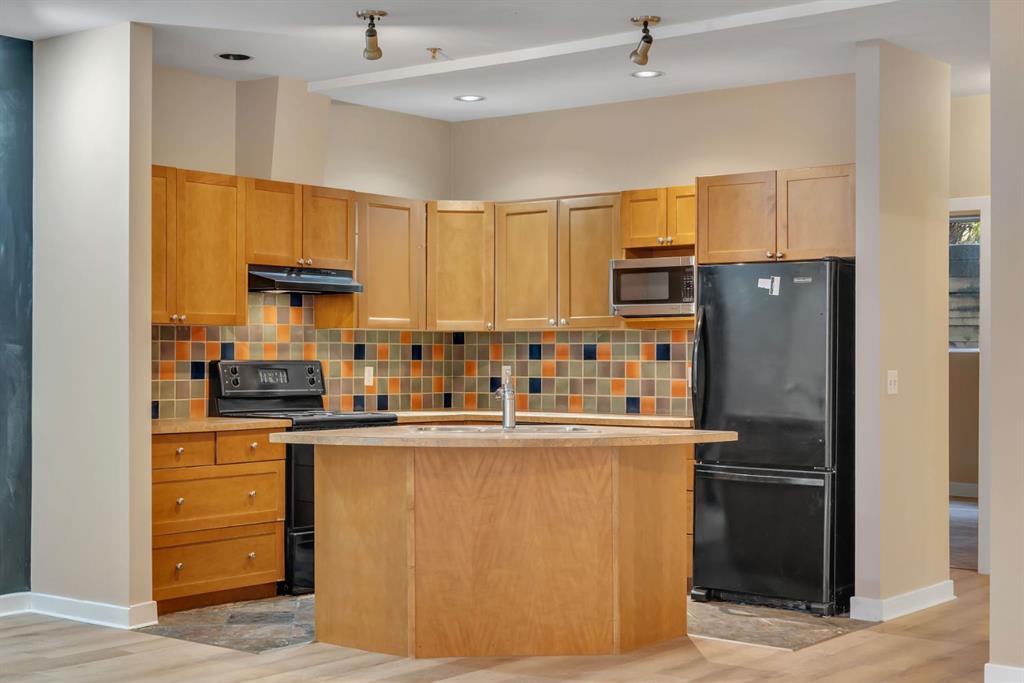 Picture for 403, 718 5 Street NE