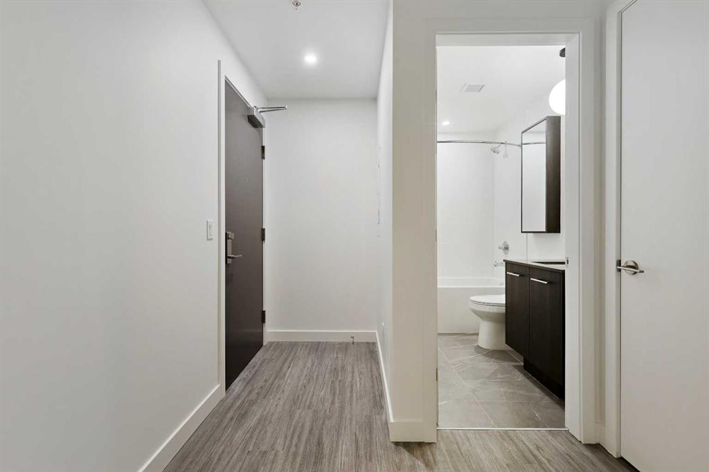 Picture for 810, 730 2 Avenue SW